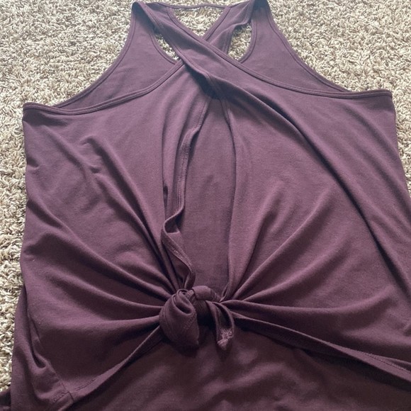 Athleta Essence Purple Tie Back Split Back Open Back Criss Cross Tank S - Picture 7 of 9